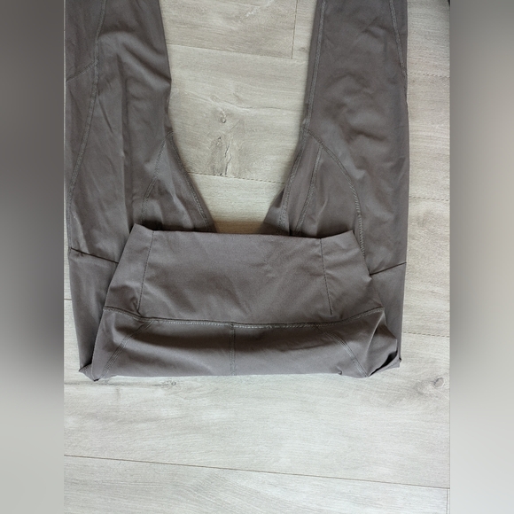 Everlane Perform legging (with pockets) - Picture 4 of 7